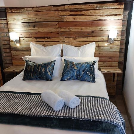 The Spare Room Cottage - Cosy And Private Bloemfontein Dış mekan fotoğraf