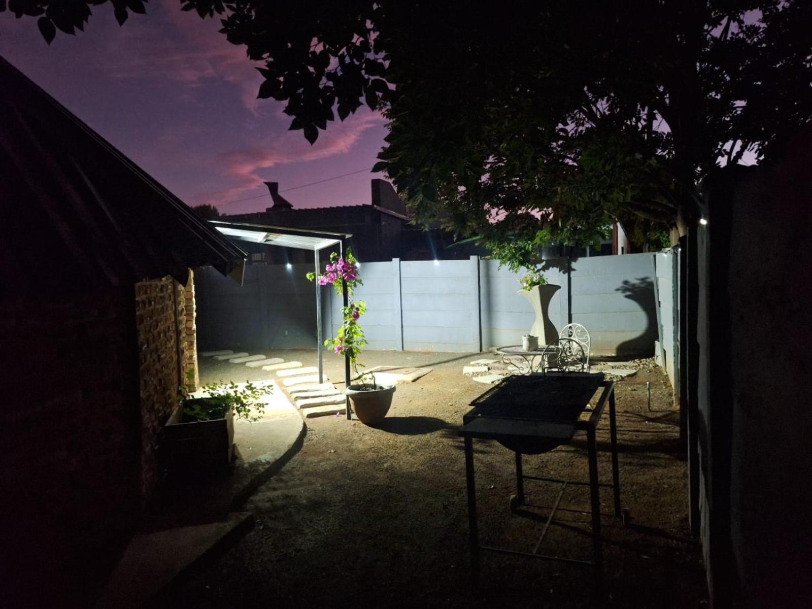 The Spare Room Cottage - Cosy And Private Bloemfontein Dış mekan fotoğraf
